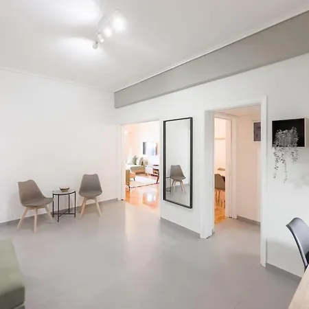 Spacious Urban Apt In The Heart Of Athens Exterior photo