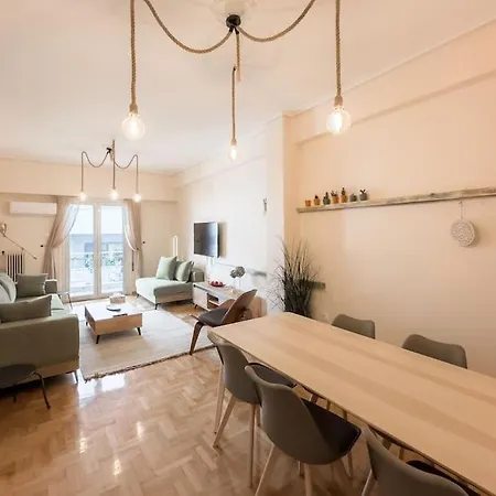 Spacious Urban Apt In The Heart Of Athens Exterior photo