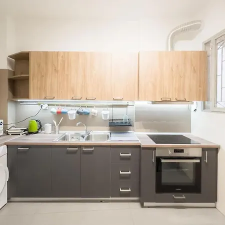 Spacious Urban Apt In The Heart Of Athens Exterior photo
