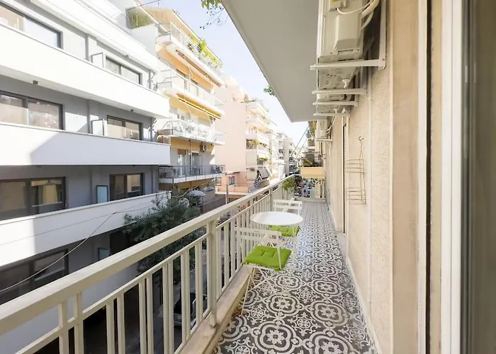 Spacious Urban Apt In The Heart Of Athens